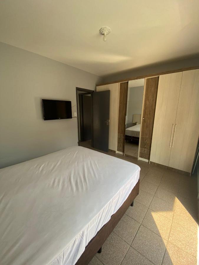 Apartamento Com Estacionamento, Wi-Fi, Ar Condicionado A 300 Metros Da Praia Da Enseada No Guaruja. Dış mekan fotoğraf